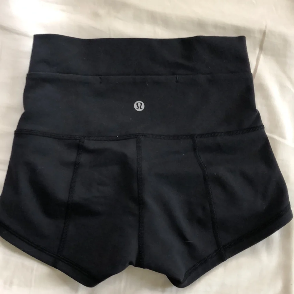 lululemon - Picture 2 of 3